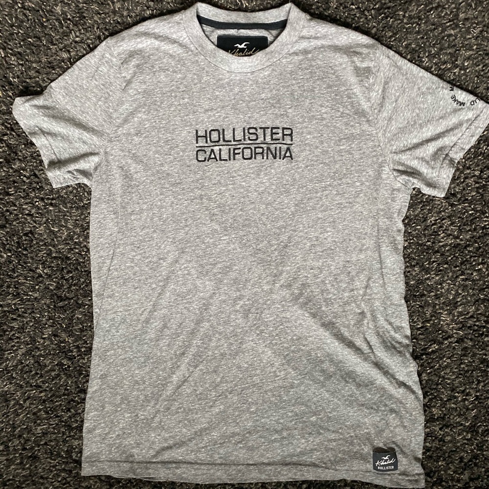 Grey hollister shirt